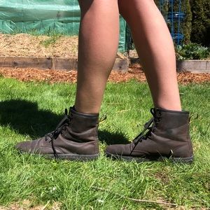 Dr.Marten Air walk sneakers style boots